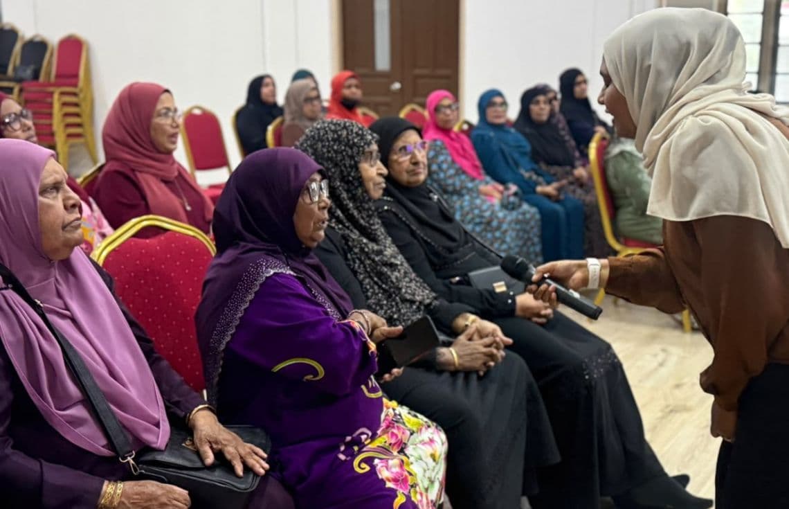 އިސްރަށްވެހިންގެ ނާދީގައި ބޭއްވި "ވިލުންތެރި ދިރިއުޅުން" ސެޝަންގެ ތެރެއިން---