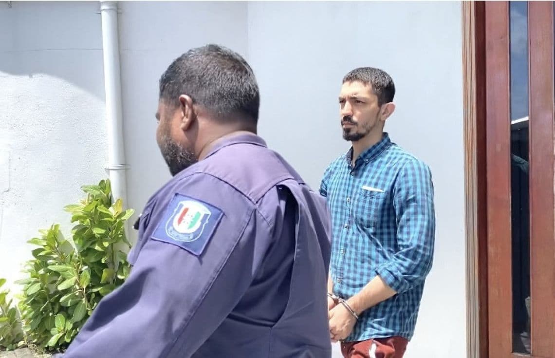 ޕާކިސްތާނުގެ ކައްކާ މުހައްމަދު އާބިދުގެ މައްޗަށް ގަސްދުގައި މީހަކު މަރައިލި ކަމުގެ ކުށް ސާބިތުވެއްޖެ. ފޮޓޯ: ރާއްޖެ.އެމްވީ