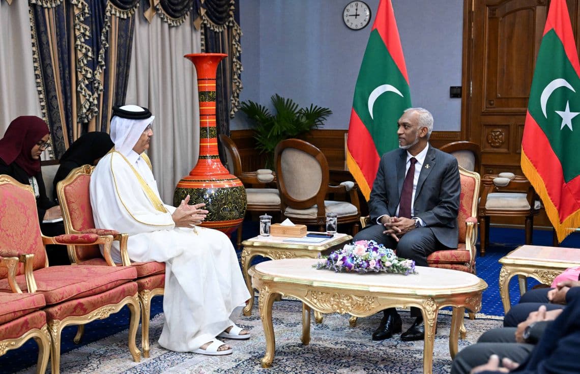 ރައީސުލްޖުމްހޫރިއްޔާ ޑރ.މުޙައްމަދު މުޢިއްޒު ގަތަރުގެ ސަފީރު ހިޒް އެކްސެލަންސީ ޙަމަދު މުޙައްމަދު ޢަބްދުﷲ އަލްސަނަދު އަލްދައުސަރީ އާއި ބައްދަލުކުރެއްވުން.