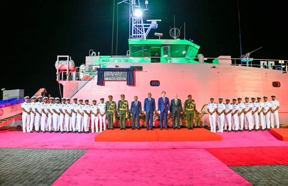 އެމްއެންޑީއެފް ކޯސްޓްގާޑުގެ ފްލީޓަށް “އިމާދުއްދީން” މަނަވަރު، ރައީސް ޑރ.މުޢިއްޒު ރަސްމީކޮށް އިތުރުކޮށްދެއްވުން.