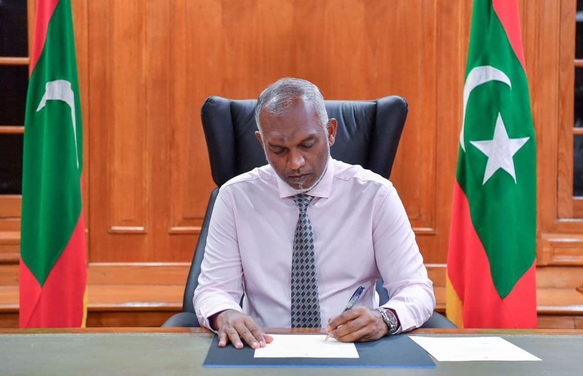 ރައީސުލްޖުމްހޫރިއްޔާ ޑރ. މުޢިއްޒު.