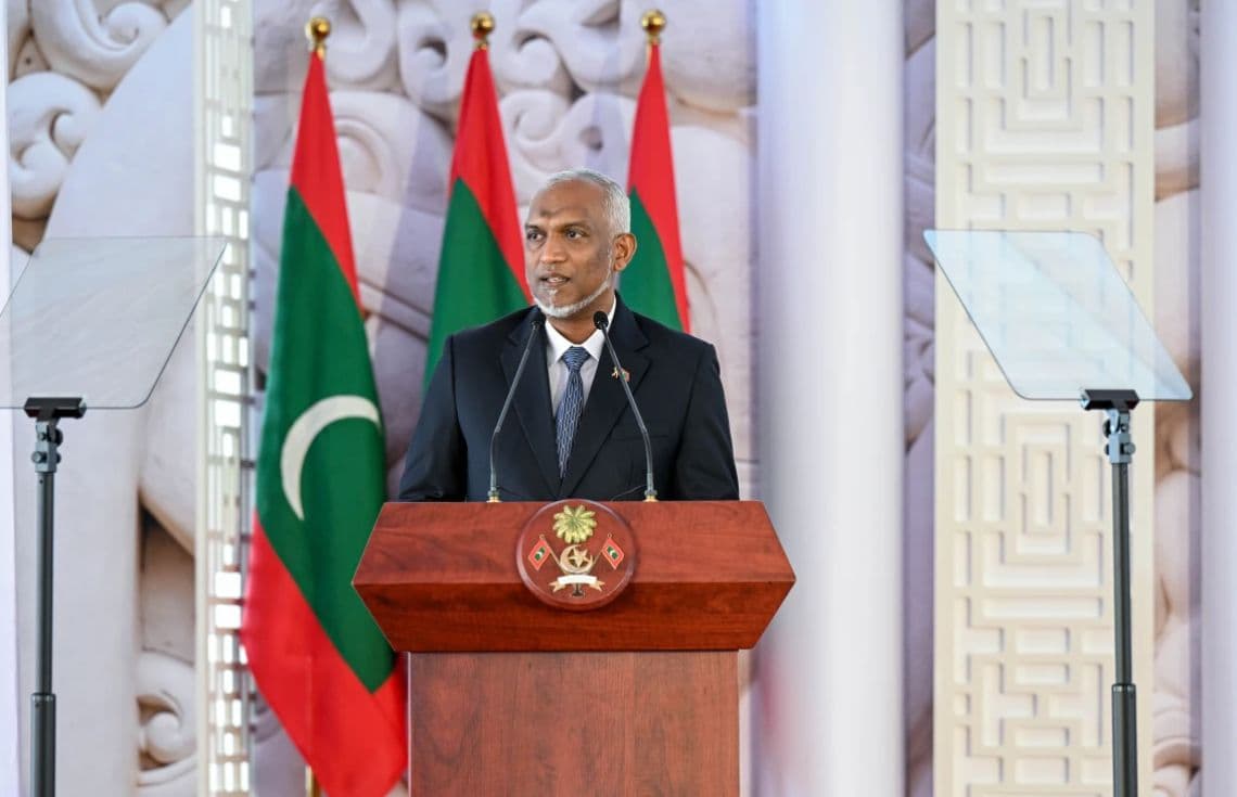ޤައުމީ ދުވަސް އިހުތިފާލުކުރުމަށް ހއ. އުތީމުގައި ބޭއްވި ރަސްމީ ޖަލްސާގައި ރައީސުލްޖުމްހޫރިއްޔާ ޑރ. މުޙައްމަދު މުޢިއްޒު ވާހަކަފުޅު ދައްކަވަނީ.