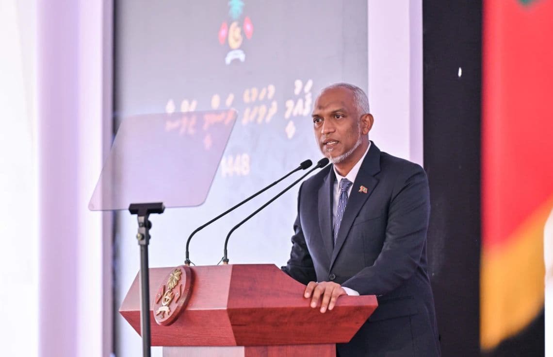 ގައުމީ ދުވަސް އިހުތިފާލުކުރުމަށް ހއ. އުތީމުގައި ބޭއްވި ރަސްމީ ޖަލްސާގައި ރައީސުލްޖުމްހޫރިއްޔާ ޑރ. މުޙައްމަދު މުޢިއްޒު ވާހަކަފުޅު ދައްކަވަނީ.