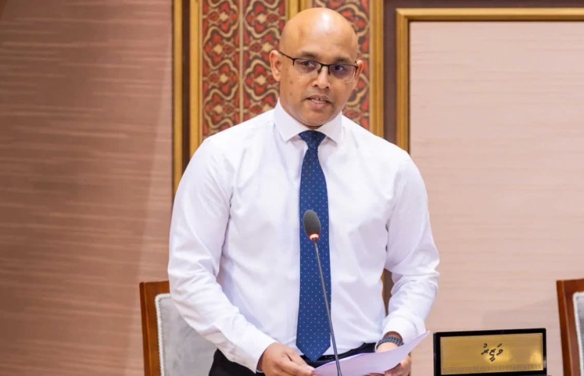 މިނިސްޓަރ ޒަރީރު މަޖިލީހުގައި: ވިދާޅުވީ ކުންފުނިތަކުގެ 33 އިންސައްތަ މުވައްޒަފުން މަދުކުރާނެ ކަމަށް / ފޮޓޯ: މަޖިލިސް
