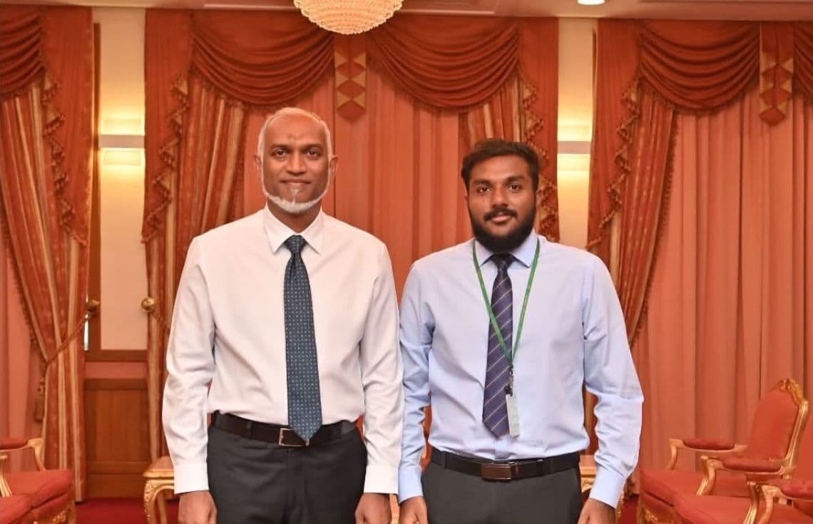 މުހައްމަދު ރިފާއު (ކ)، ރައީސް ޑރ. މުއިއްޒު (ވ)---