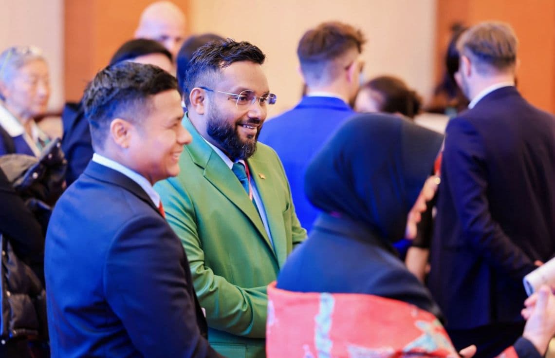 ބައްސާމް އާދަމް----