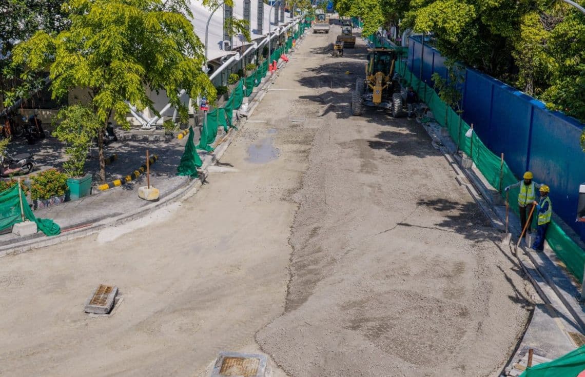 އަމީނީމަގު މަރާމާތްކުރަމުންދަނީ. / ފޮޓޯ: އެމްޓީސީސީ