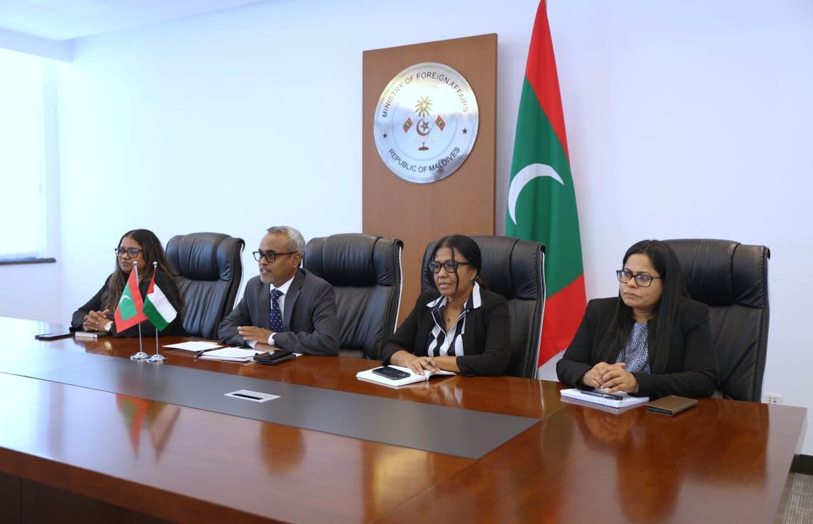 ސަފީރުކަމުގެ ފަތްކޮޅު އެރުވުމުގެ ތެރެއިން / ފޮޓޯ: ހާރިޖީ ވުޒާރާ