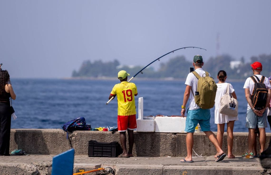މަސްވެރިންގެ ޕާކުގައި މަސްވެރިކަން ކުރަނީ. / ފޮޓޯ: ހުލާސާ