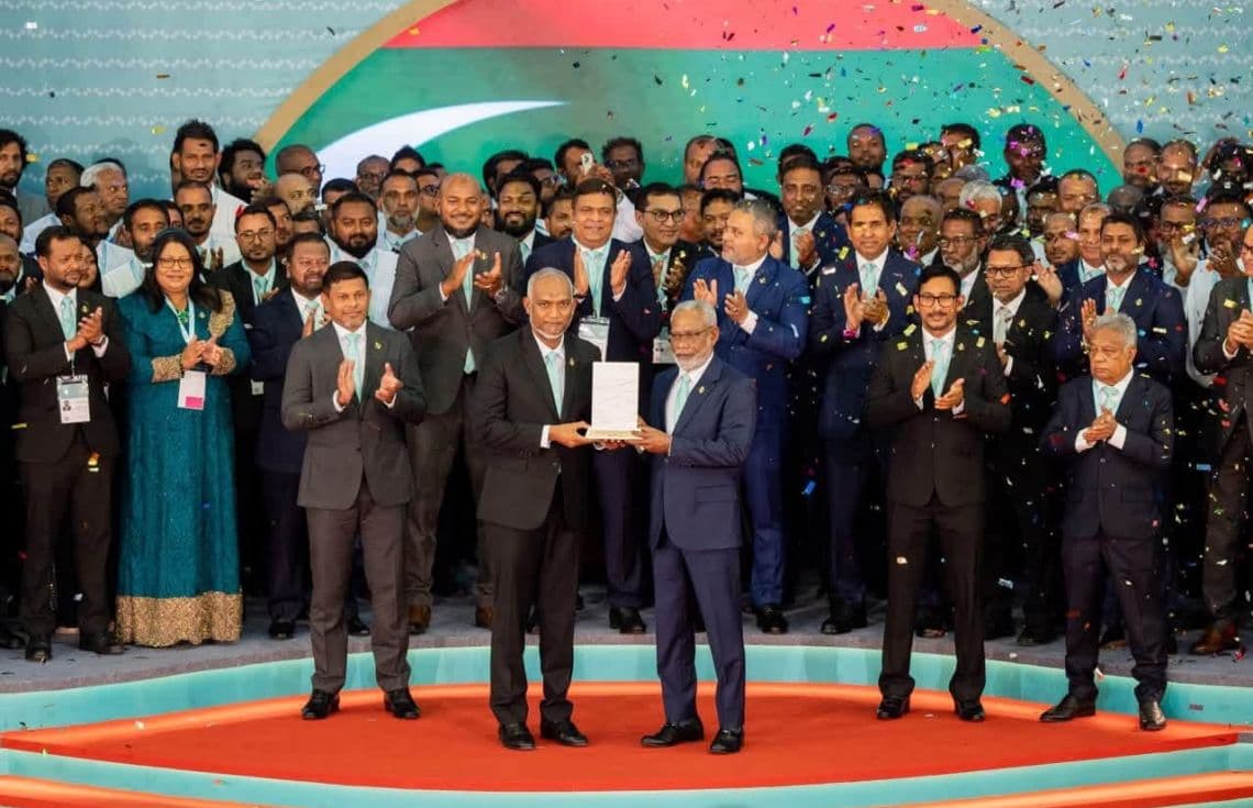 ރައީސް ޑރ. މުޢިއްޒަށް ޕީއެންސީގެ ފަރާތުން 2028 ގެ ރިޔާސީ ޓިކެޓް އެރުވުން.