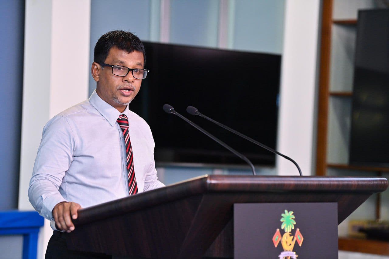 ސިއްހީ ވަޒީރު އަބްދުﷲ ނާޒިމް.