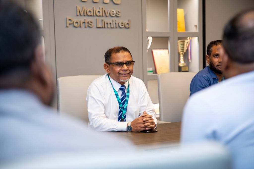 އެމްޕީއެލްއިން އައްޑޫ އިކުއެޓޯރިއަލް ހޮސްޕިޓަލަށް ދެ ސްޓޯރޭޖް ކޮންޓޭނަރު ހަދިޔާކޮށްފި