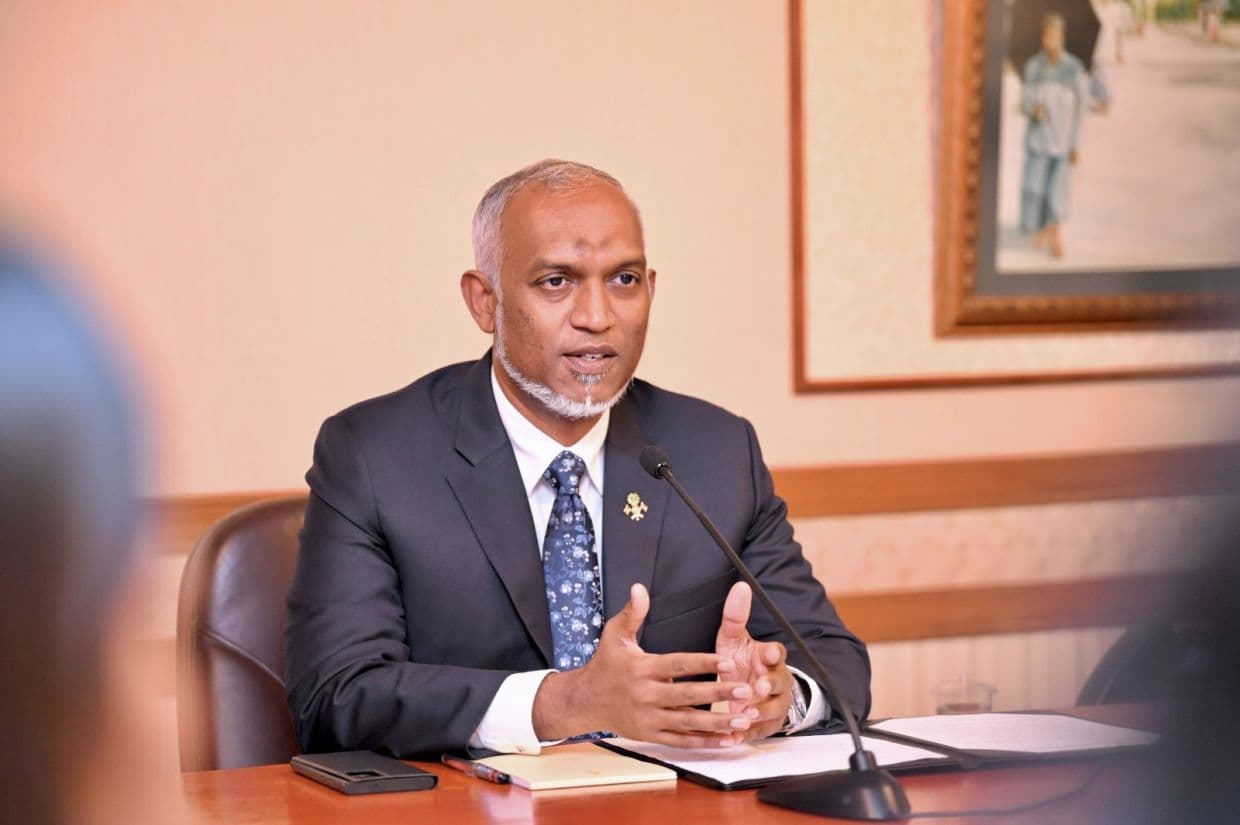 ރައީސުލްޖުމްހޫރިއްޔާ ޑރ. މުޙައްމަދު މުޢިއްޒު - ރައީސް ވަނީ އެ މަޢުޞޫމް ދަރިވަރު މާތްﷲގެ ތަނަވަސް ރަޙްމަތާއި ނިޢުމަތުގައި ލެހެއްޓެވުން އެދި ދުޢާ ކުރައްވާފަ.