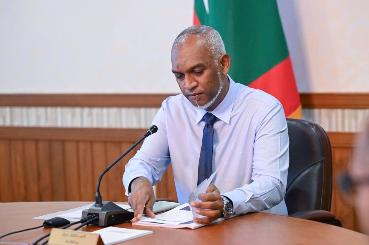 ރައީސުލްޖުމްހޫރިއްޔާ ޑރ. މުޙައްމަދު މުޢިއްޒު