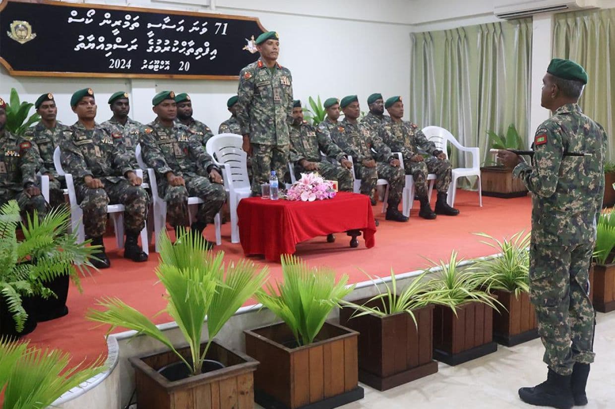 71 ވަނަ އަސާސީ ތަމްރީނު ކޯސް އިފުތިތާހުކުރުމުގެ ރަސްމިއްޔާތުގެ ތެރެއިން. / ފޮޓޯ: އެމްއެންޑީއެފް