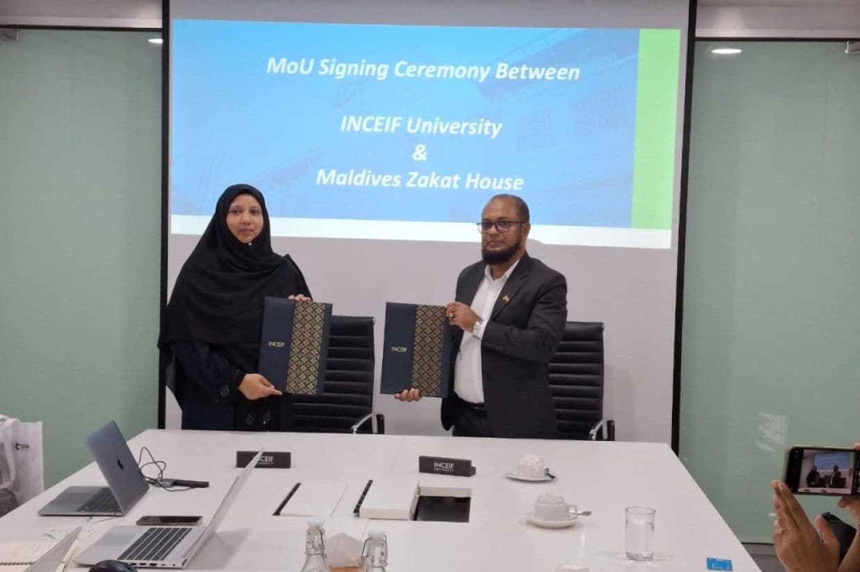 އެއްބަސްވުމުގައި ސޮއި ކުރުމުގެ ތެރެއިން. / ފޮޓޯ: އިސްލާމިކް މިނިސްޓްރީ