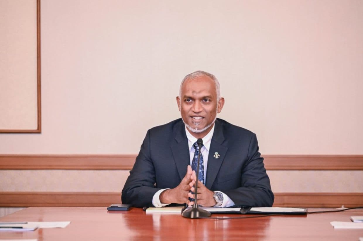 ރައީސުލްޖުމްހޫރިއްޔާ ޑރ. މުޙައްމަދު މުޢިއްޒު
