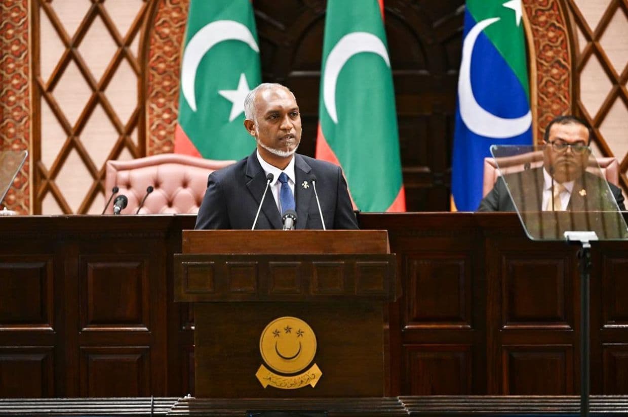 ރައީސުލްޖުމްހޫރިއްޔާ ޑރ. މުޙައްމަދު މުޢިއްޒު
