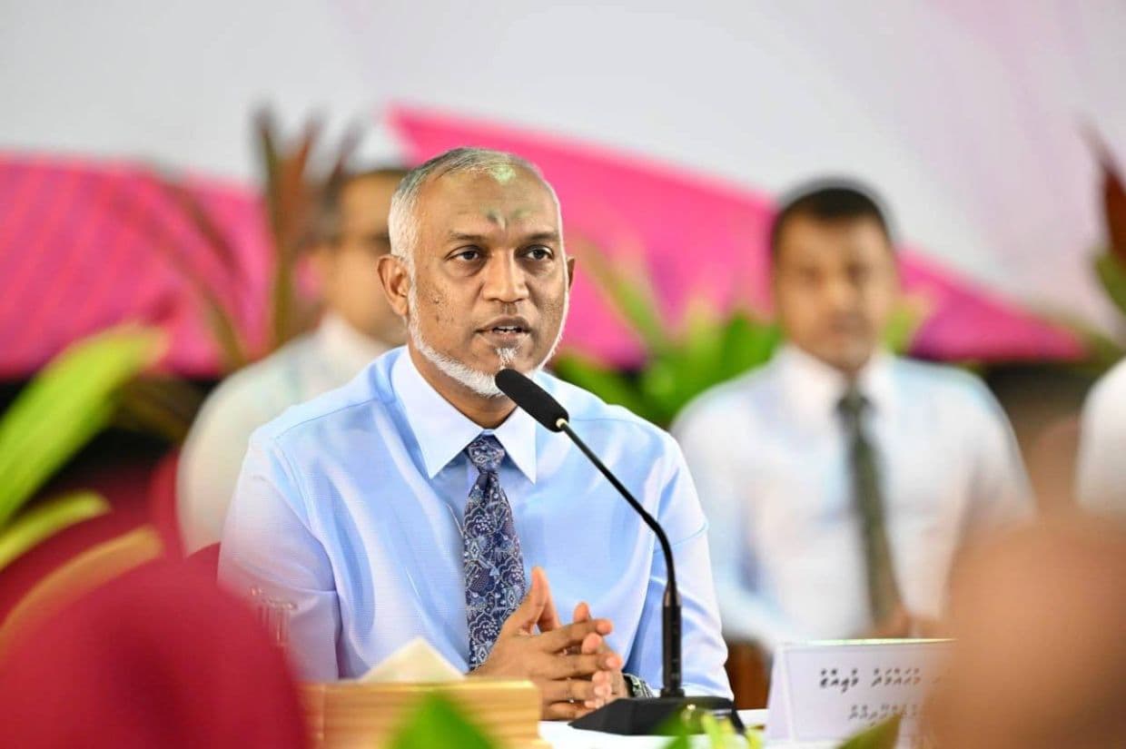 "ޤައުމީ ތަރައްޤީގެ ޕްލޭން" އިފްތިތާޙްކުރުމުގެ ޖަލްސާގައި ރައީސުލްޖުމްހޫރިއްޔާ ޑރ. މުޙައްމަދު މުޢިއްޒު ވާހަކަފުޅު ދައްކަވަނީ.