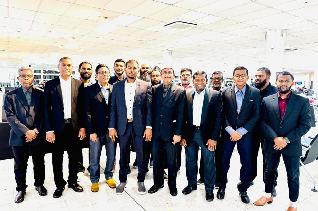 އިތުރު ތަމްރީނަށް އިންޑޮނޭޝިޔާއަށް ފުރި އިމާމުން. / ފޮޓޯ: އިސްލާމިކް މިނިސްޓްރީ