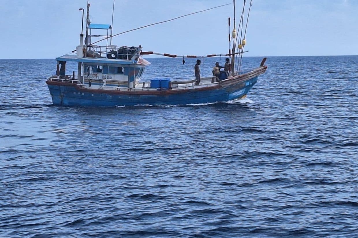 ޤާނޫނާއި ޚިލާފަށް ރާއްޖޭގެ ކަނޑުގެ ސަރަޙައްދަށް ވަދެ އުޅުނު ބޯޓު