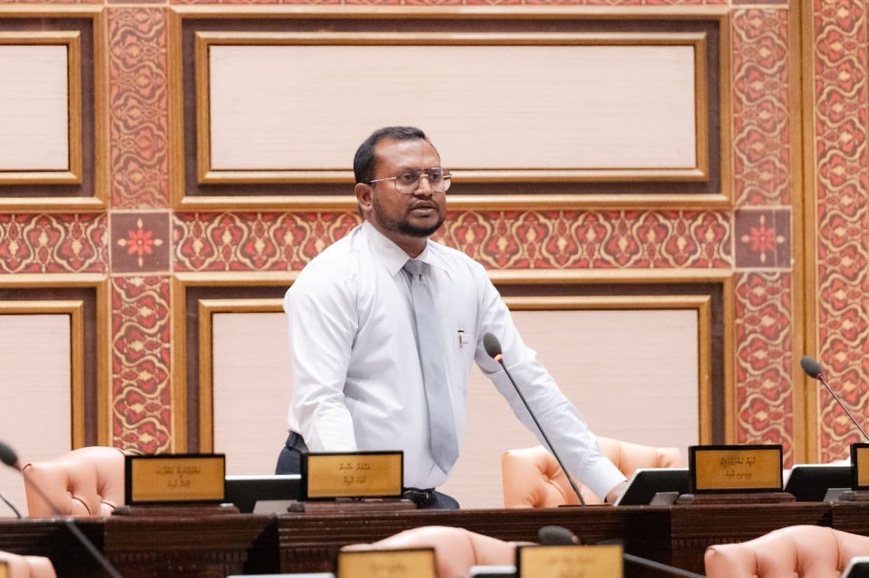 ވިލިނގިލީ ދާއިރާގެ މެންބަރު އާޒިމް ޢަބްދުލްޢަޒީޒް