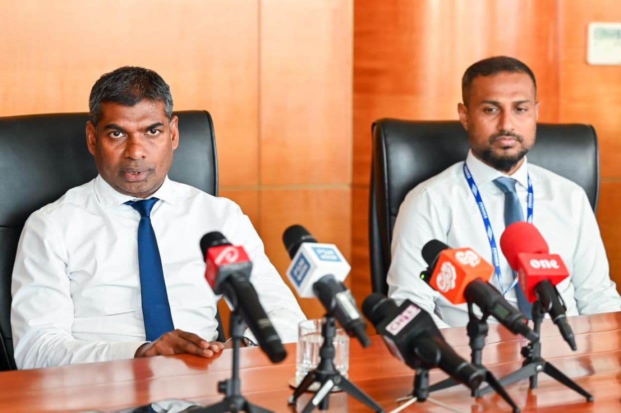 އެސްޓީއޯގެ އެމްޑީ ޝިމާދު އިބްރާހީމް އަދި ފެނަކައިގެ އެމްޑީ މުއާޒް (ކ)