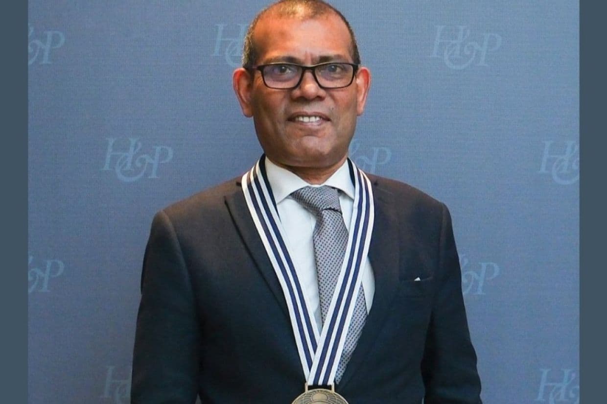 ކުރީގެ ރައީސް މުޙައްމަދު ނަޝީދު ގްލޯބަލް ސިޓިޒަން އެވޯޑާއެކު