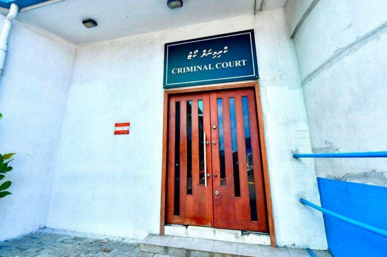 މަންމައަށް އަނިޔާކުރި މީހާގެ ބަންދަށް އިތުރު 8 ދުވަސް