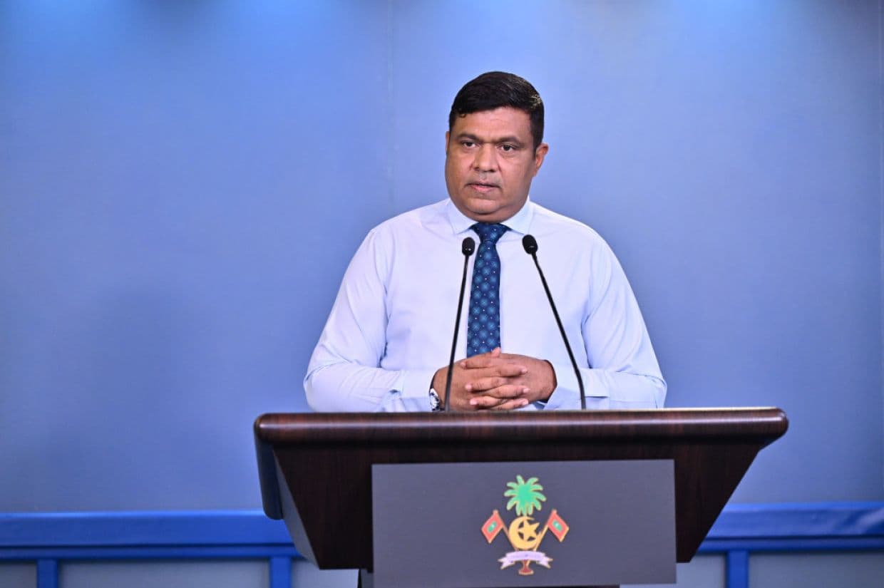 ދަތުރުފަތުރާ މަދަނީ އުދުހުންތަކާ ބެހޭ ވަޒީރު މުޙައްމަދު އަމީން