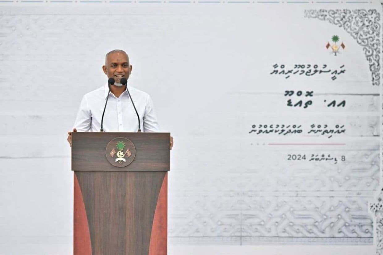 ރައީސުލްޖުމްހޫރިއްޔާ ޑރ. މުޙައްމަދު މުޢިއްޒު އއ. ތޮއްޑޫގެ ރައްޔިތުންނާ ބައްދަލުކުރެއްވުން. / ފޮޓޯ: ރައީސް އޮފީސް