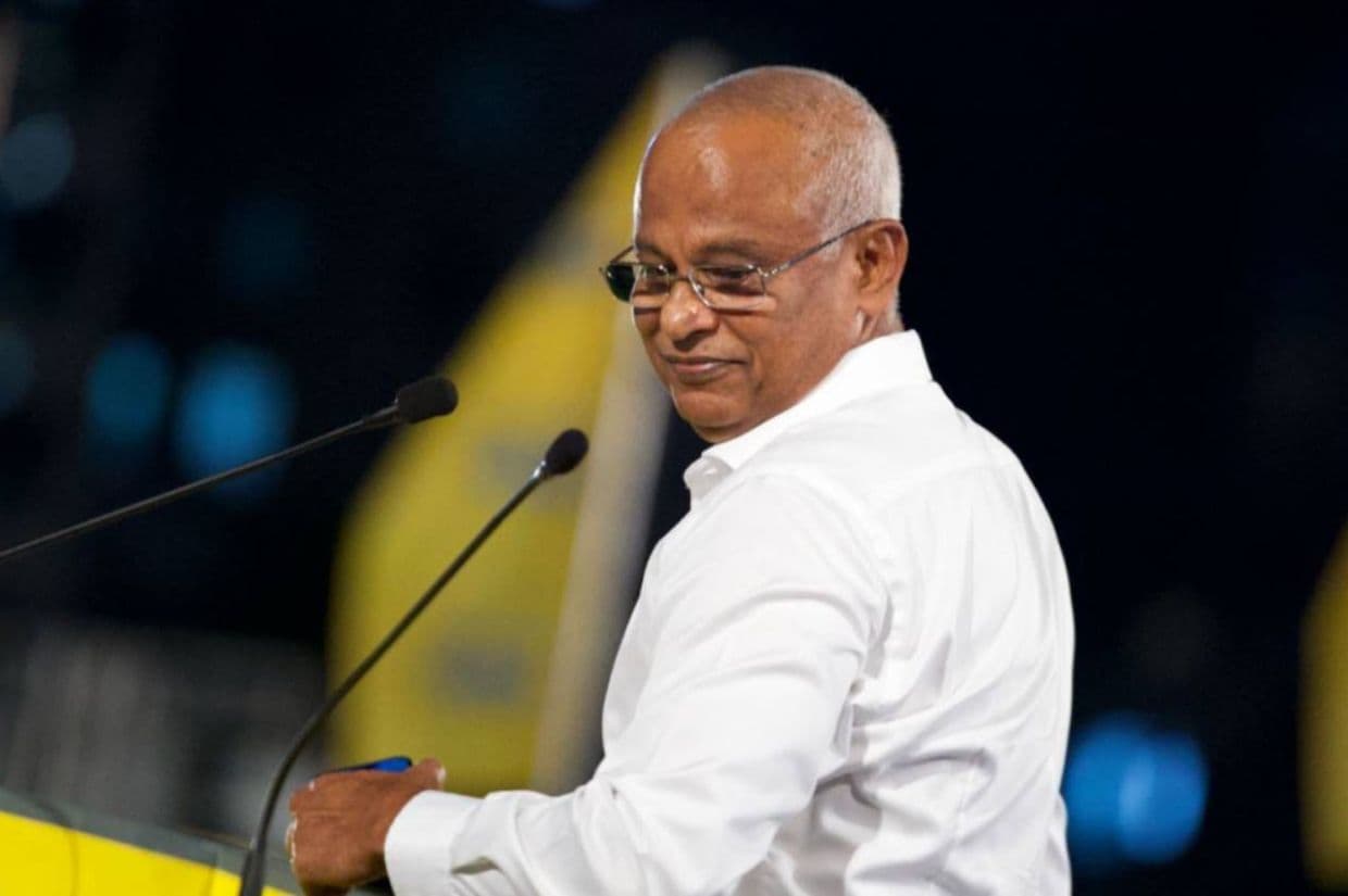ކުރީގެ ރައީސް އިބްރާހިމް މުހައްމަދު ޞާލިހް މިރޭގެ ޖަލްސާގައި ވާހަކަފުޅު ދައްކަވަނީ.