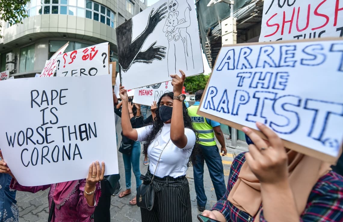 ޖިންސީ ގޯނާއާ ދެކޮޅަށް މާލޭގައި 2020 ވަނަ އަހަރު ބޭއްވި މުޒާހަރާއެއްގެ ތެރެއިން. ފޮޓޯ: މިހާރު