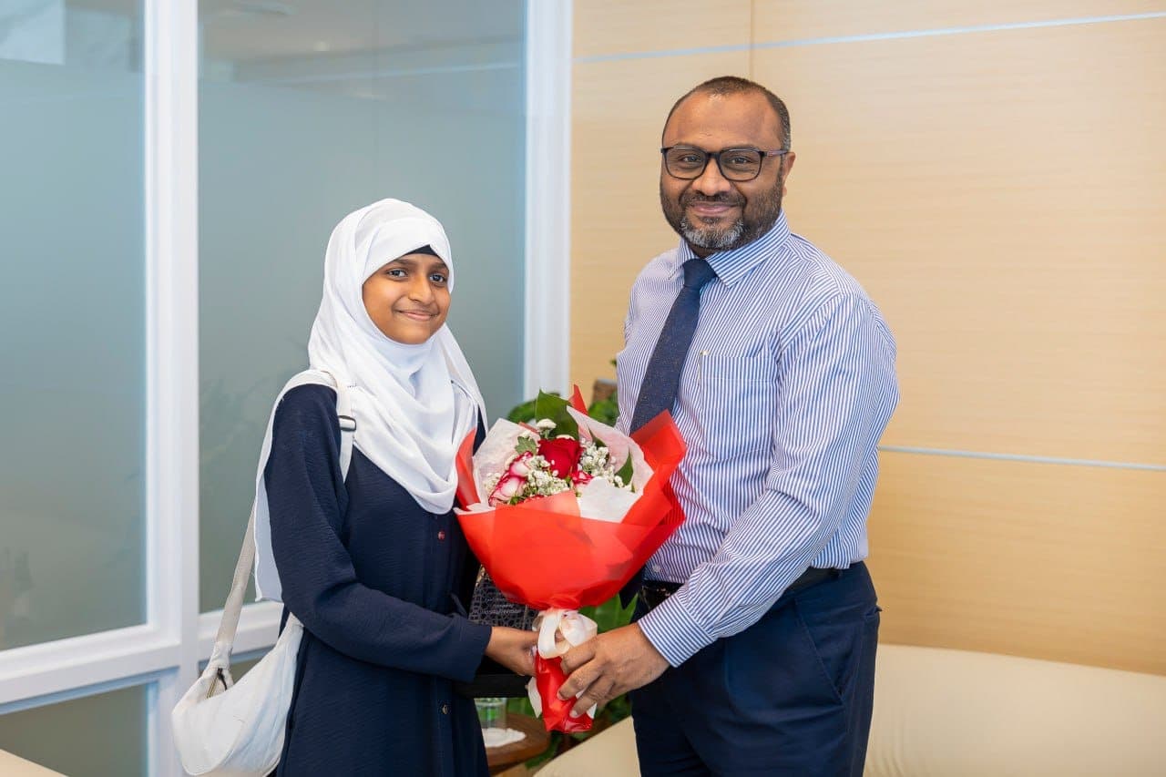ޝާޔާއަށް ވީއައިއޭއިން ހޫނު މަރުޚަބާއެއް ކިޔުން. ފޮޓޯ: އިސްލާމިކް މިނިސްޓްރީ