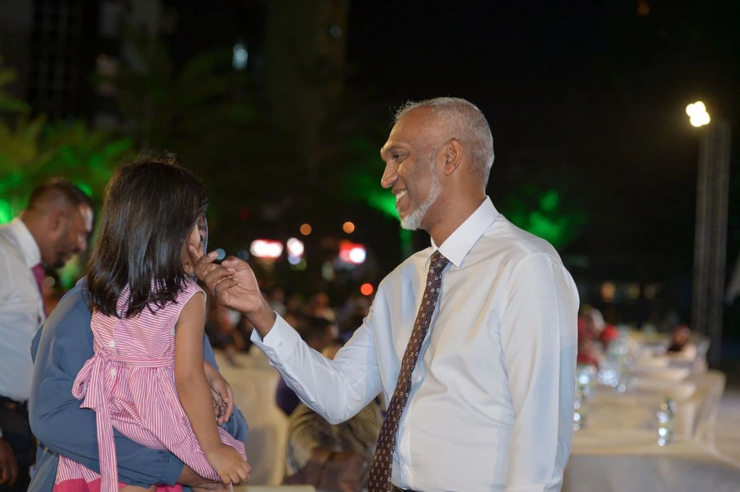 ރައީސުލްޖުމްހޫރިއްޔާ ޑރ. މުޙައްމަދު މުޢިއްޒު