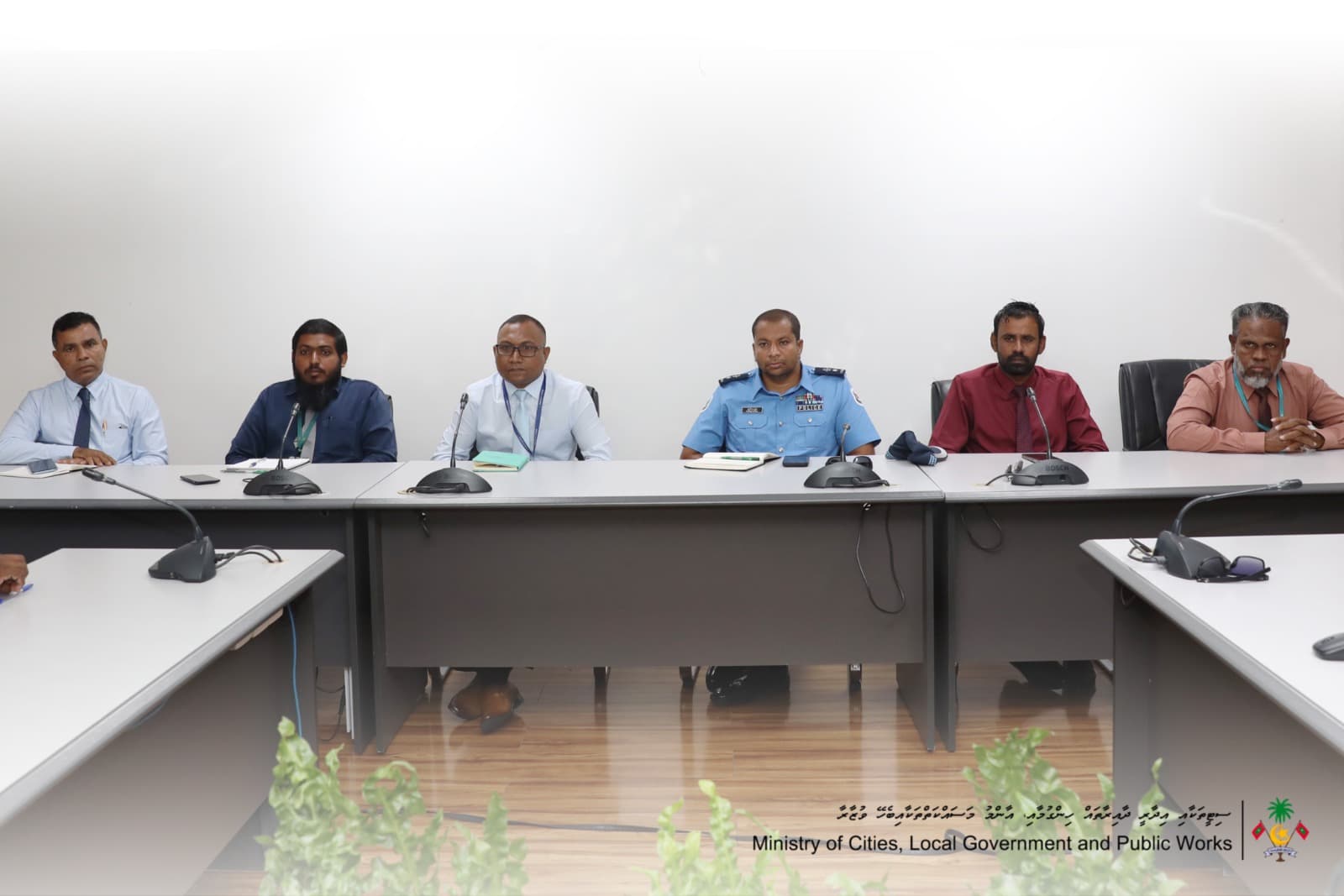ރަށްރަށުގައި ފަތުރުވެރިން އުޅޭނެ ގޮތުގެ އުޞޫލެއް އެކުލަވައިލުމަށް ބޭއްވި ބައްދަލުވުން.