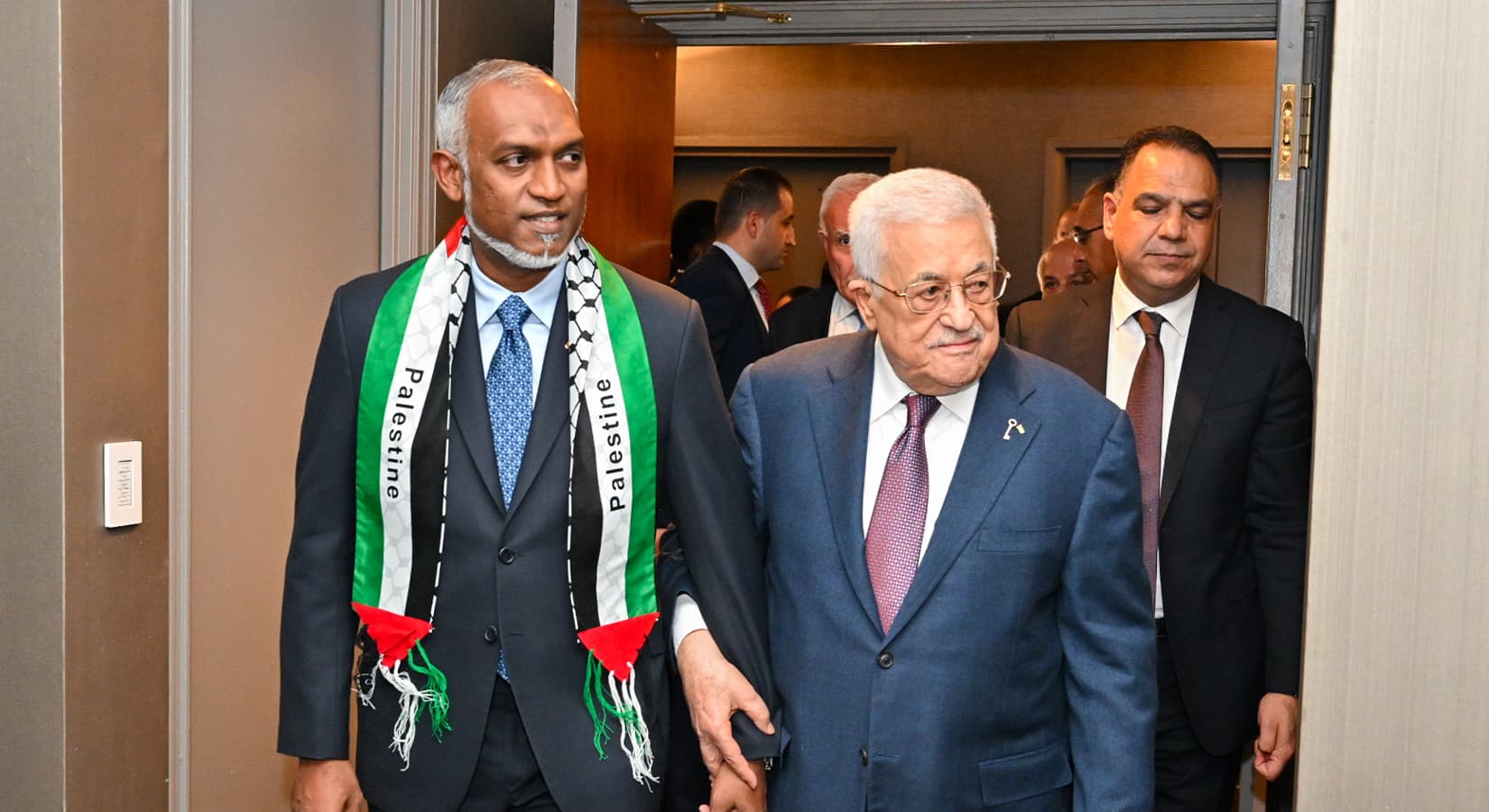 ރައީސުލްޖުމްހޫރިއްޔާ، ފަލަސްޠީނުގެ ރައީސާ ބައްދަލުކުރައްވައިފި