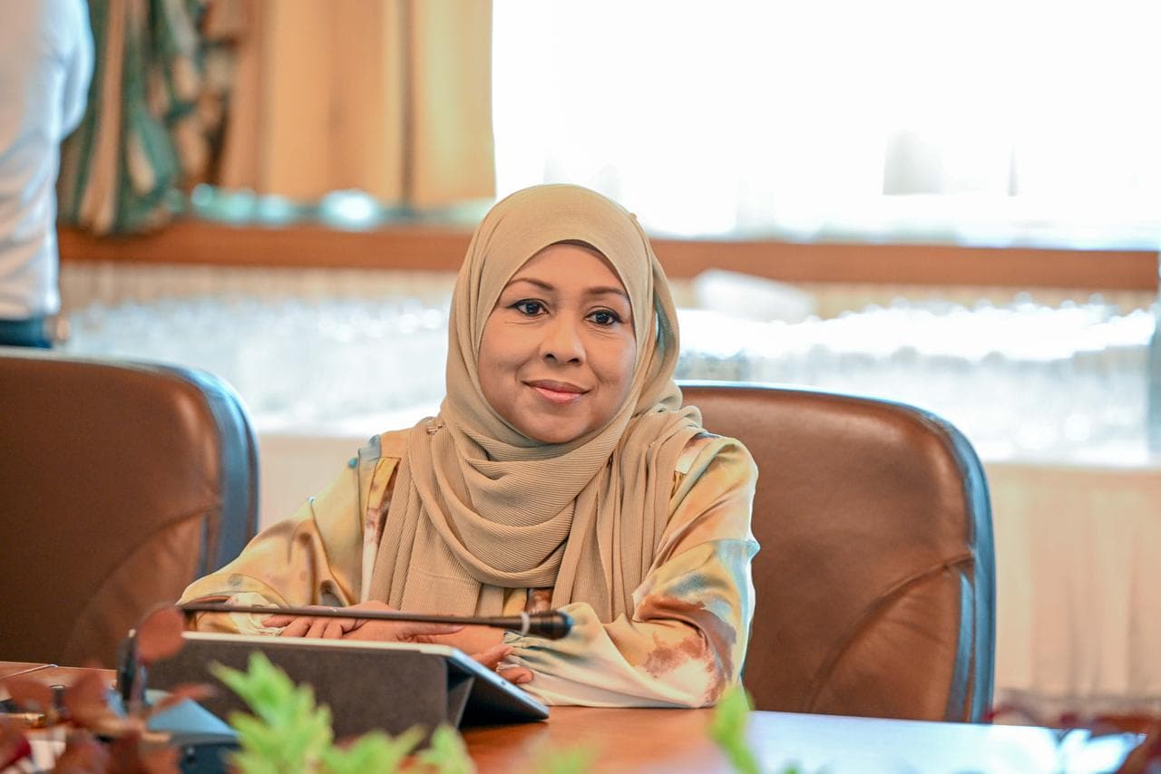 ދަނޑުވެރިކަމާއި ދިރޭތަކެއްޗާއި ބެހޭ ވަޒީރު ޑރ. ޢާއިޝަތު ރަމީލާ.