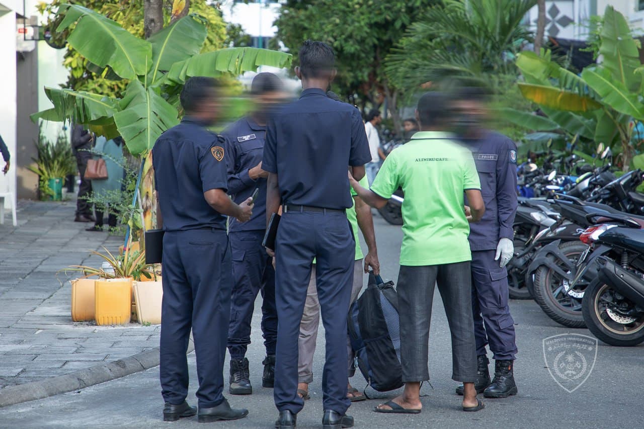 ފޮޓޯ: އިމިގްރޭޝަން