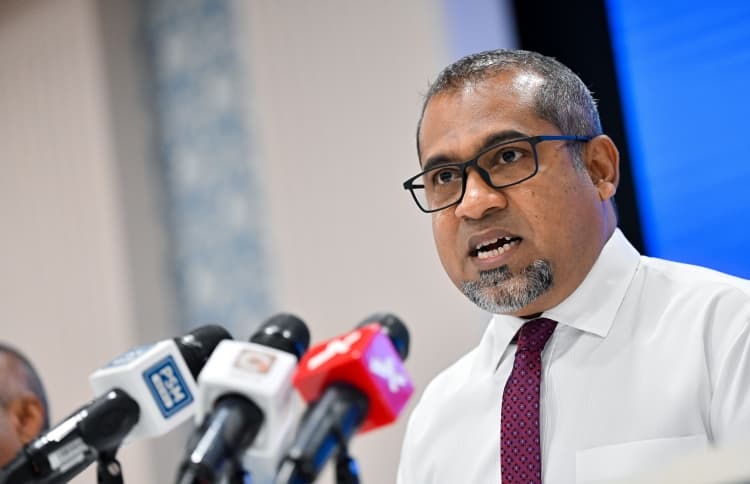 ހެލްތު މިނިސްޓަރ ޑރ. އަބްދުﷲ ޚަލީލް