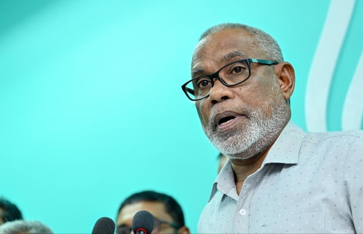 ޕީއެންސީގެ ޗެއާޕާސަން އަދި ރައްޔިތުންގެ މަޖިލީހުގެ ރައީސް އަބްދުރަހީމް އަބްދުﷲ. / ފޮޓޯ: އެޑިޝަން