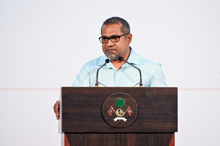 ސިއްޙަތާ ބެހޭ ވަޒީރު ޑރ. ޢަބްދުﷲ ޚަލީލް / ފޮޓޯ: ރައީސް އޮފީސް