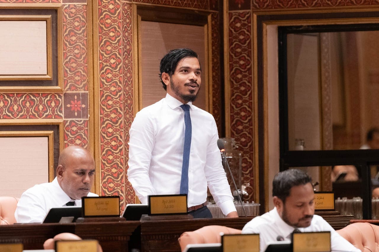 ގެމަނަފުށީ ދާއިރާގެ މެމްބަރު އަސަދުﷲ ޝިހާބު