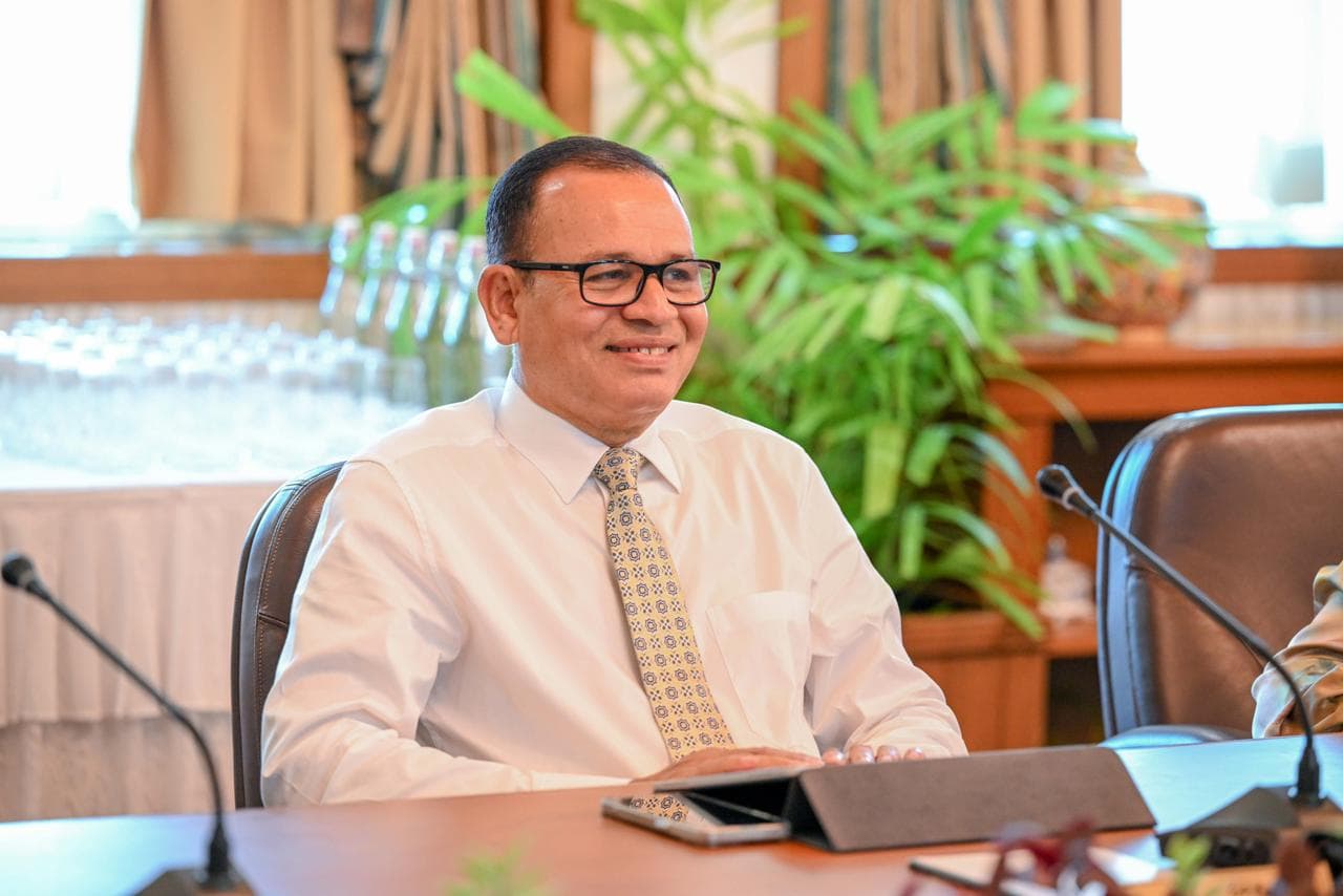 ސިޓީސް އެންޑް ލޯކަލް ގަވަނެންސް މިނިސްޓަރު އާދަމް ޝަރީފް