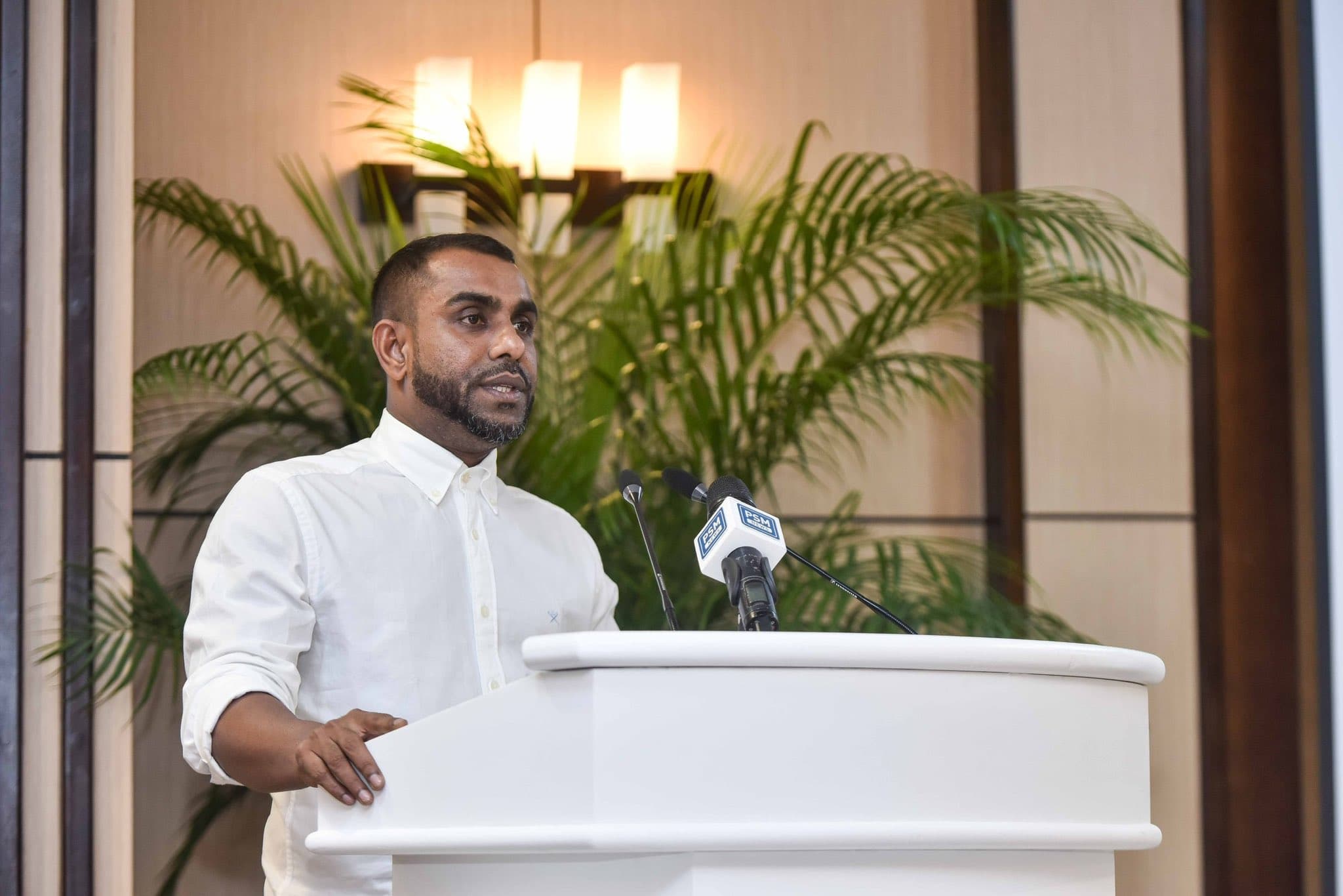 ފަތުރުވެރިކަމުގެ ވަޒީރު: ފައިސަލް ނަސީމް