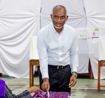 ރައީސް ޑރ މުއިއްޒު ވޯޓްލައްވައިފި