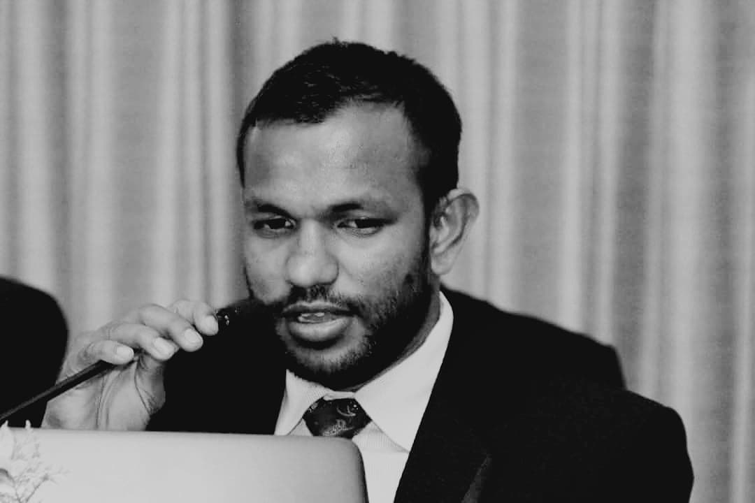 އަޙްމަދު މުޖުތަބާ މަޖުދީ، ބުލްބުލާގެ. ގއ.ދެއްވަދޫ - އެމަނިކުފާނު އަވަހާރަވިތާ މިއަދަށް މިވީ ދެއަހަރު