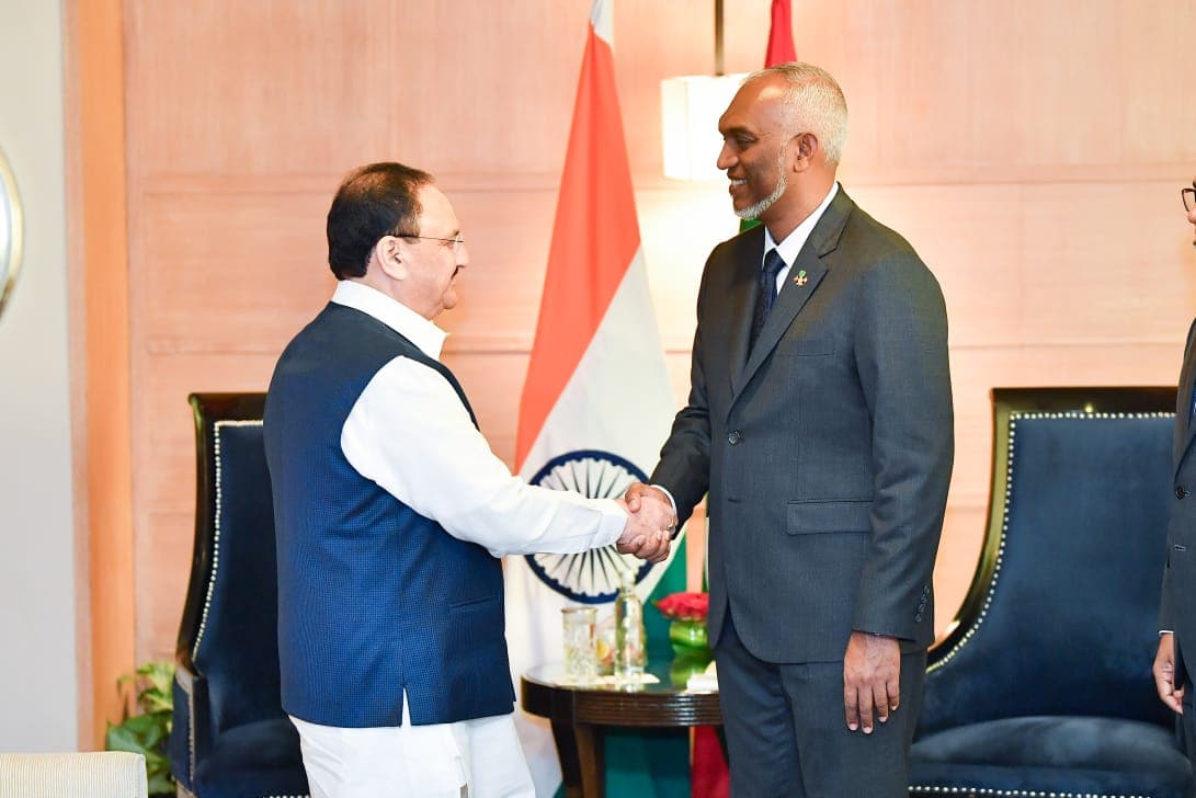 ރައީސް، އިންޑިއާގެ ހެލްތު މިނިސްޓަރު ބައްދަލު ކުރައްވަނީ. / ފޮޓޯ: ރައީސް އޮފީސް
