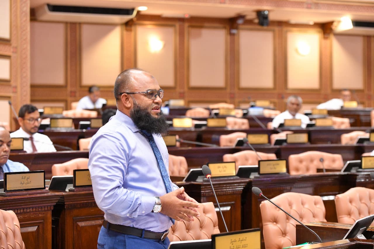 ހުޅުމާލެ އުތުރު ދާއިރާގެ މެމްބަރު ހުސެއިން ޝަރީފް (ހުސެންބެ).